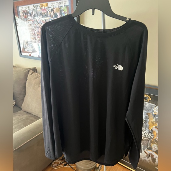 Northface black Athletic top - Picture 2 of 8